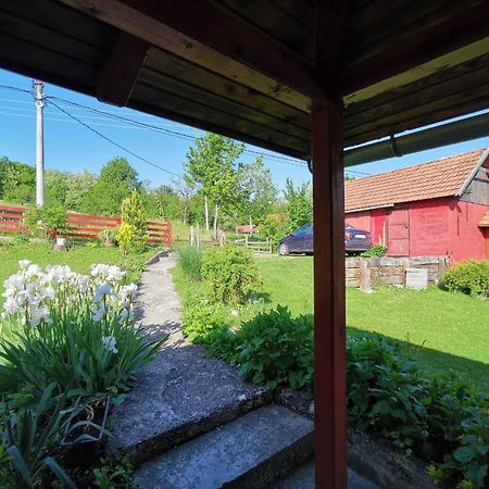 Apartmani Beslic Kremna Bagian luar foto