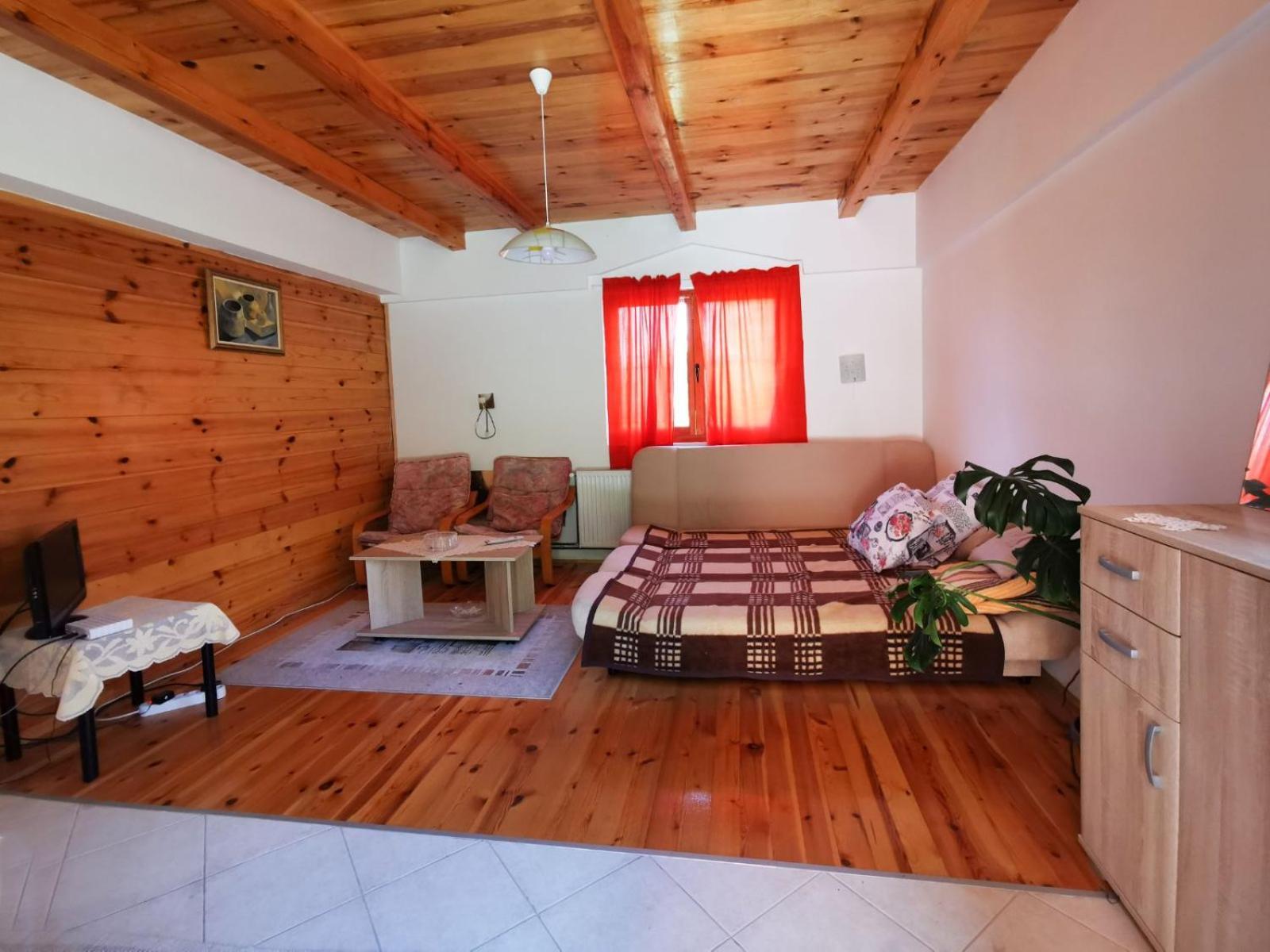 Apartmani Beslic Kremna Bagian luar foto