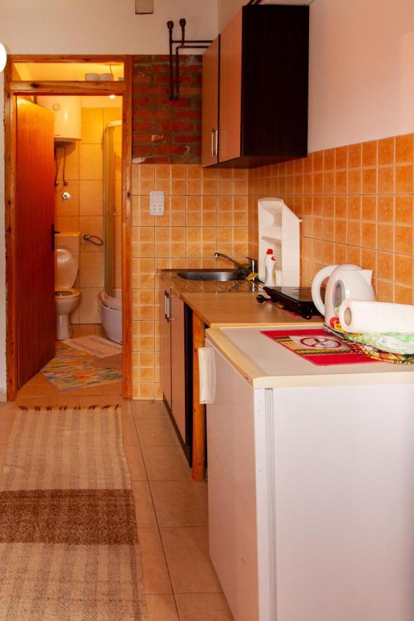 Apartmani Beslic Kremna Bagian luar foto
