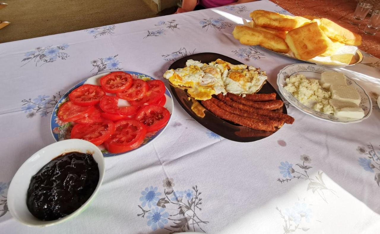 Apartmani Beslic Kremna Bagian luar foto