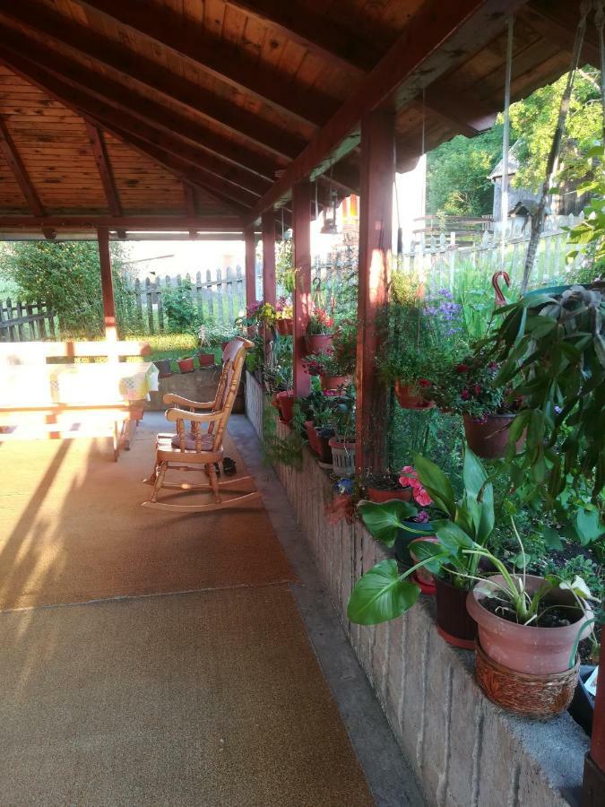 Apartmani Beslic Kremna Bagian luar foto