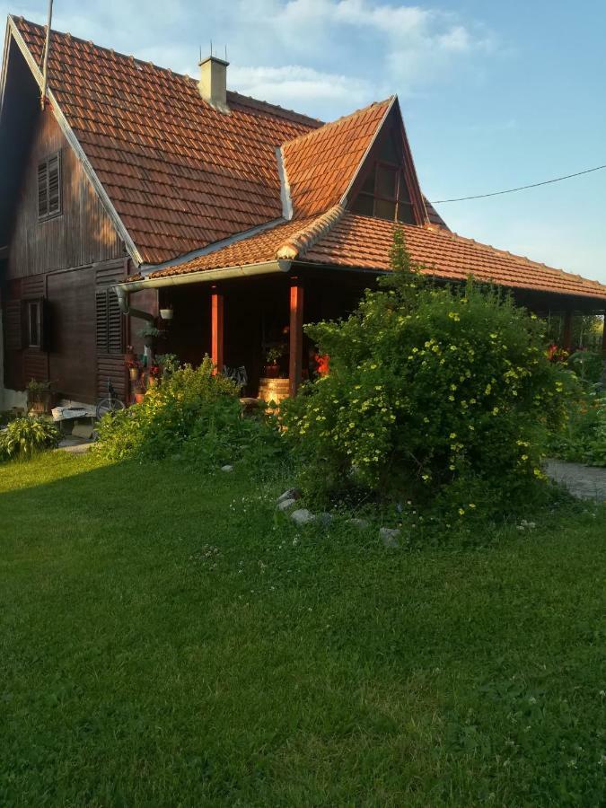 Apartmani Beslic Kremna Bagian luar foto